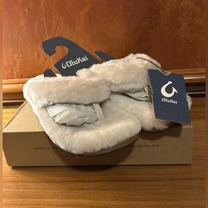 OluKai Kipe'a Heu Women's Size 8 Tapa Sandal Slippers, Soft Fur  Brand New W/Box